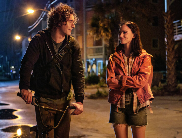 Belmont Cameli as Eli and Emma Pasarow as Auden. in Netflix's Along for the Ride