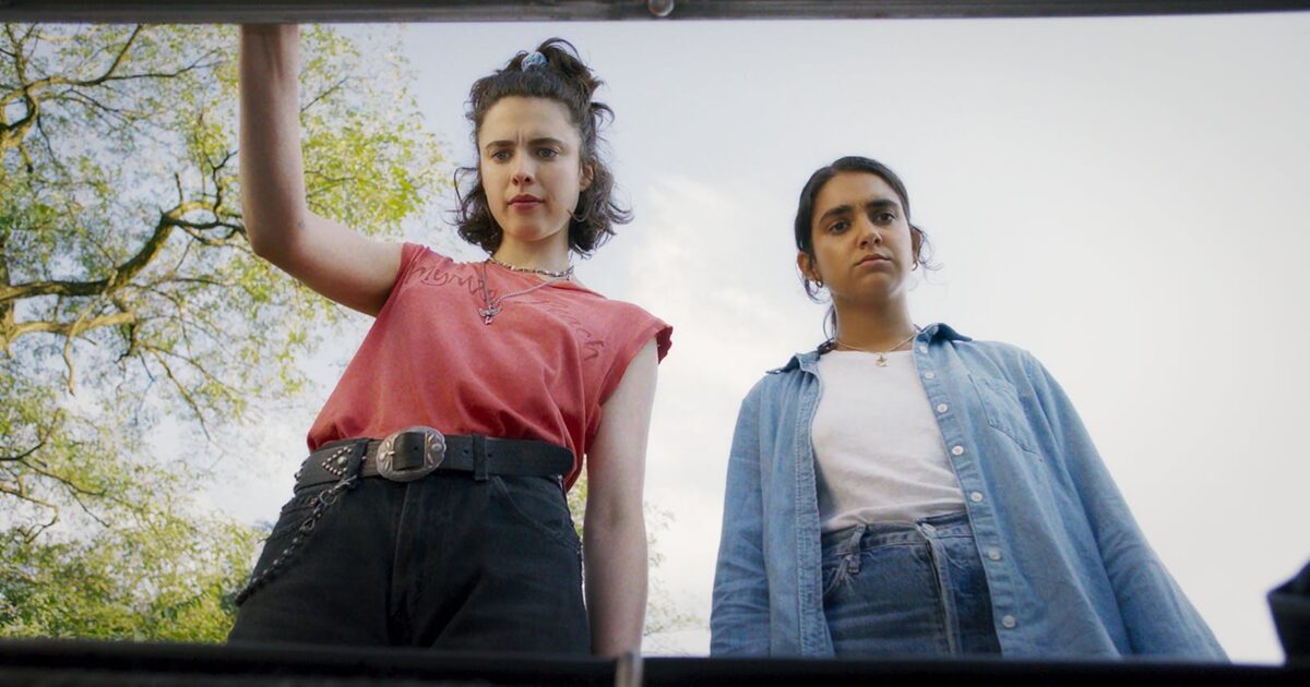 drive away dolls lesbian sex Geraldine Viswanathan, Margaret Qualley Lesbian, Breasts Scene in Drive-away  Dolls main image 1