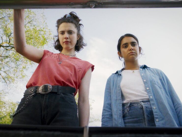 margaret qualley and geraldine viswanathan in ethan coen and tricia cooke drive-away dolls