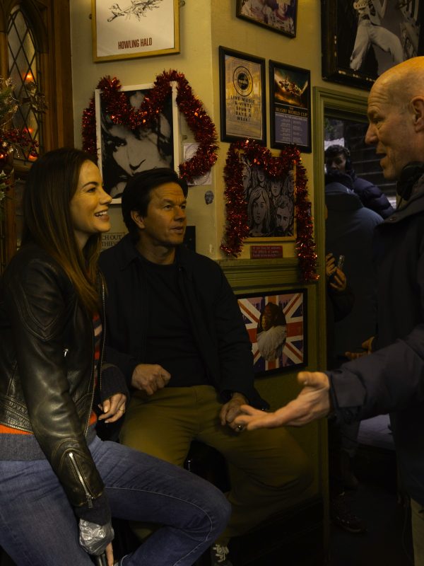simon cellan jones with mark wahlberg and michelle monaghan on set of the family plan 2